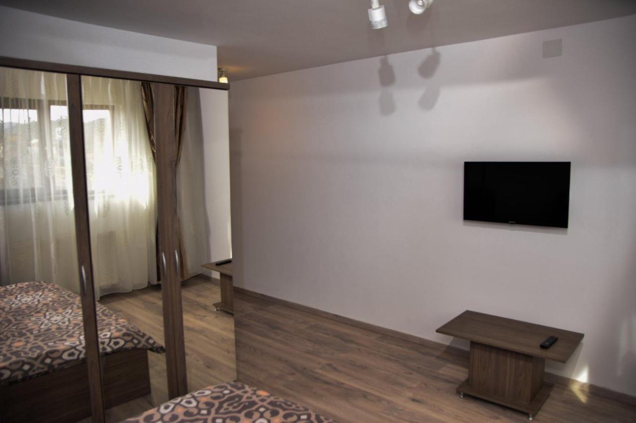 Hotel New House Curtea de Argeş Exterior foto